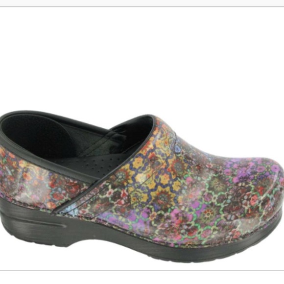 dansko mosaic